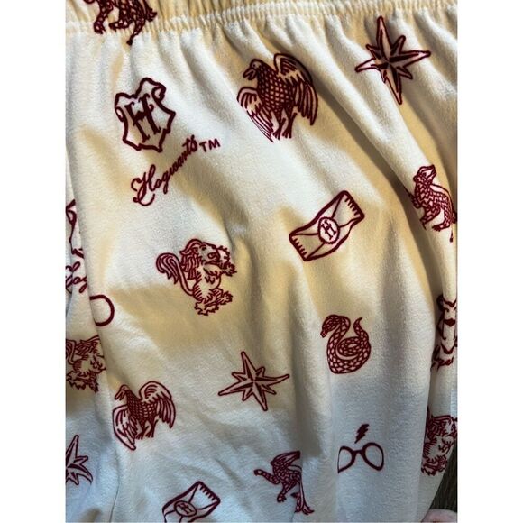 Harry Potter Women’s Size XL Pajama Set Red White Allover Print Velour 2 Piece - Picture 7 of 11